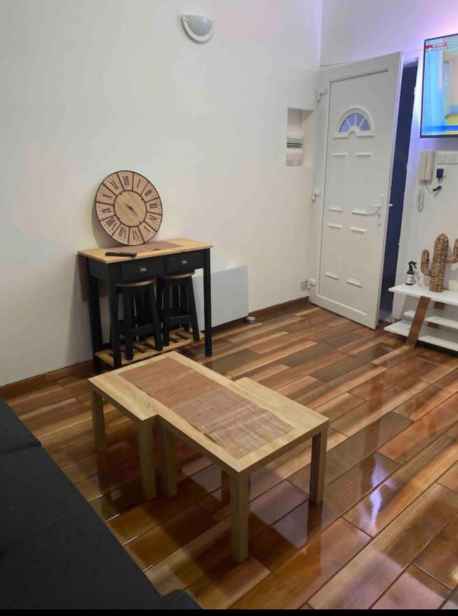 Studio Meuble Tout Equipe!! Boujan-sur-Libron Exteriör bild